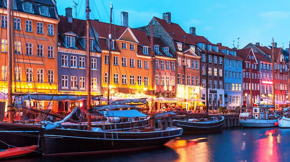 Nyhavns udeserveringer og b&#229;de i K&#248;benhavns sommernat