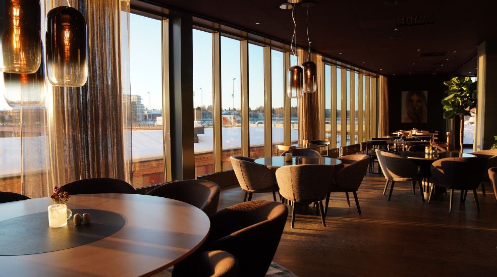 Forårsinspireret middag, hotel og morgenmad